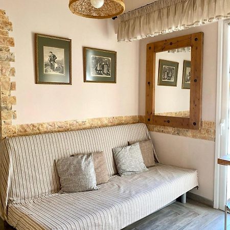 Апартаменты Charming Flat With An Amazing View Афины Экстерьер фото